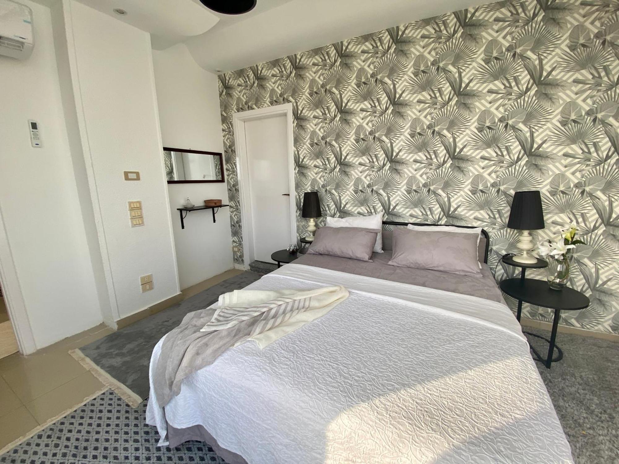 Pyramids At Your Doorstep Apartment Cairo