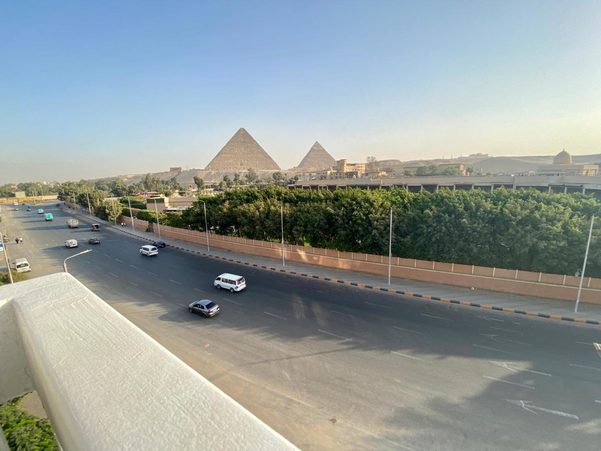 Pyramids At Your Doorstep Apartment
